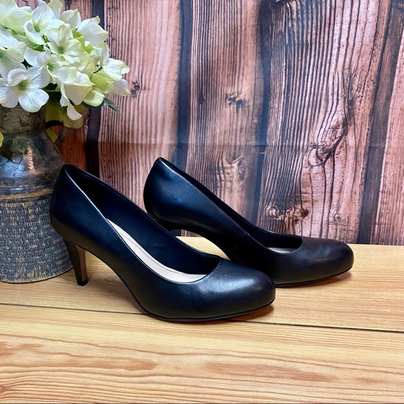 clarks wide fit heels